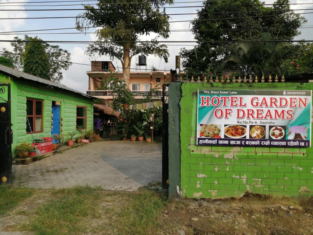 Hotel Garden Of Dreams Sauraha Exterior foto